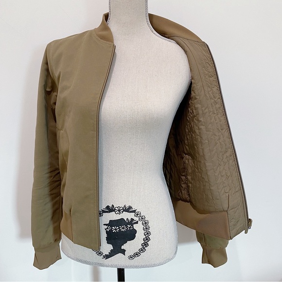 Lululemon padded bomber jacket - Picture 4 of 11